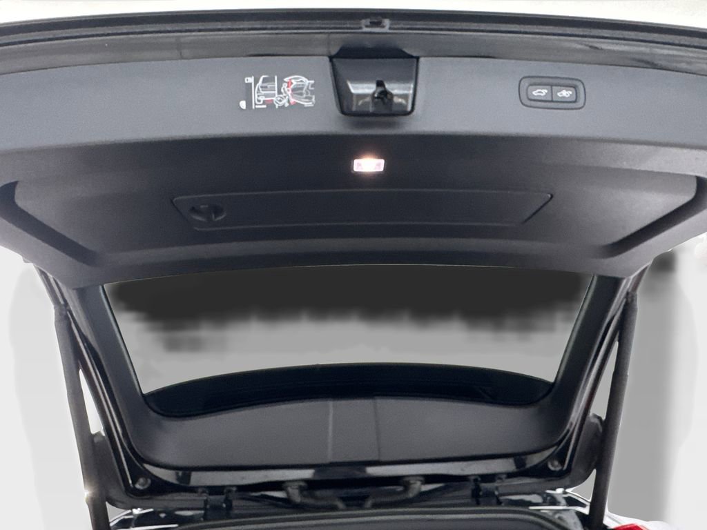 Used 2023 Volvo XC90 B6 Plus image 86