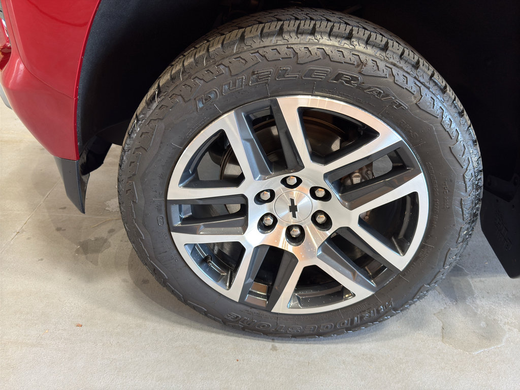 Used 2023 Chevrolet Colorado Z71 w/ Z71 Convenience Package 2 image 10