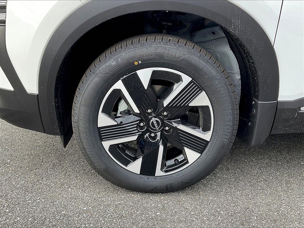 New 2025 Nissan Kicks SV w/ SV Premium Package image 8
