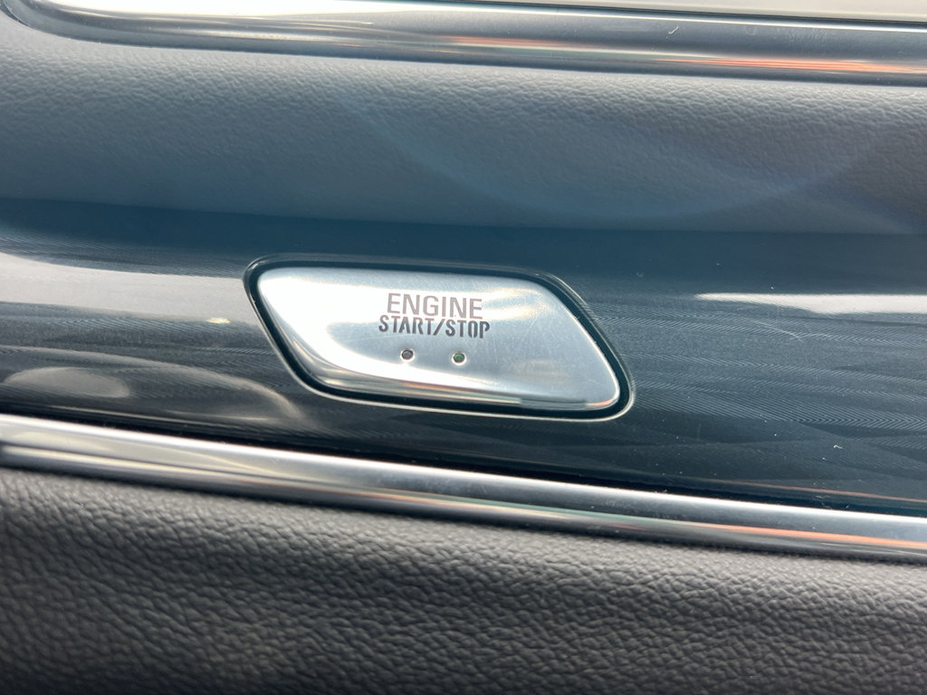 Used 2024 Buick Enclave Essence AWD/4WD image 32