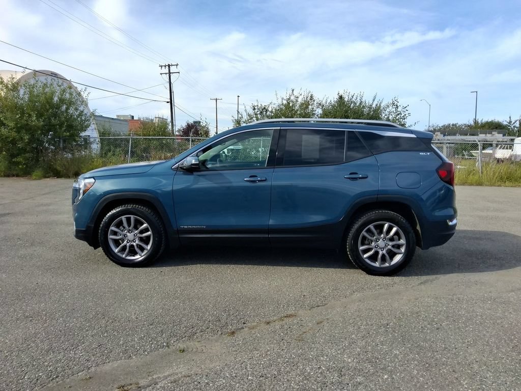 Used 2024 GMC Terrain SLT AWD/4WD image 5