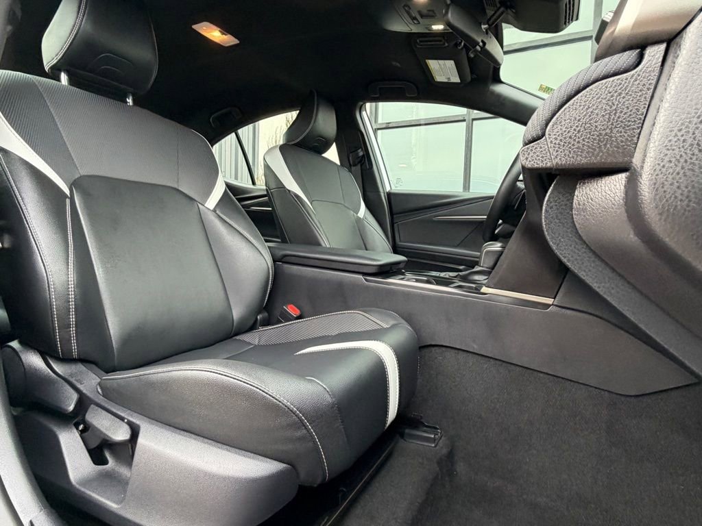 Used 2025 Toyota Camry SE image 22