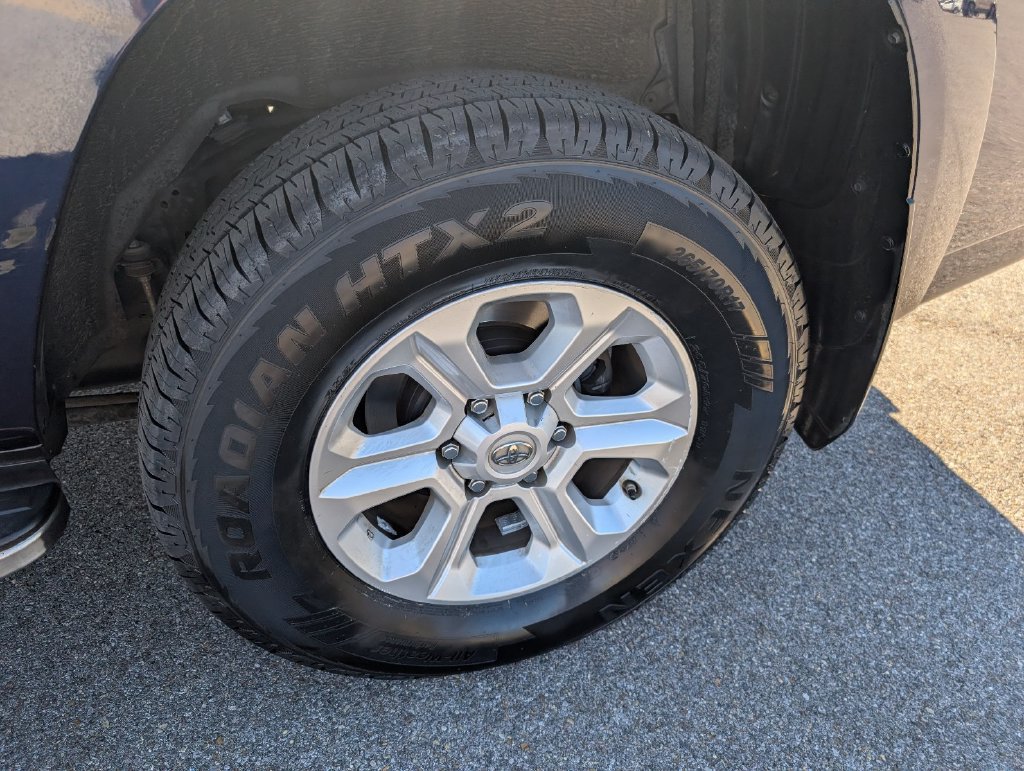 Used 2018 Toyota 4Runner SR5 Premium RWD image 31