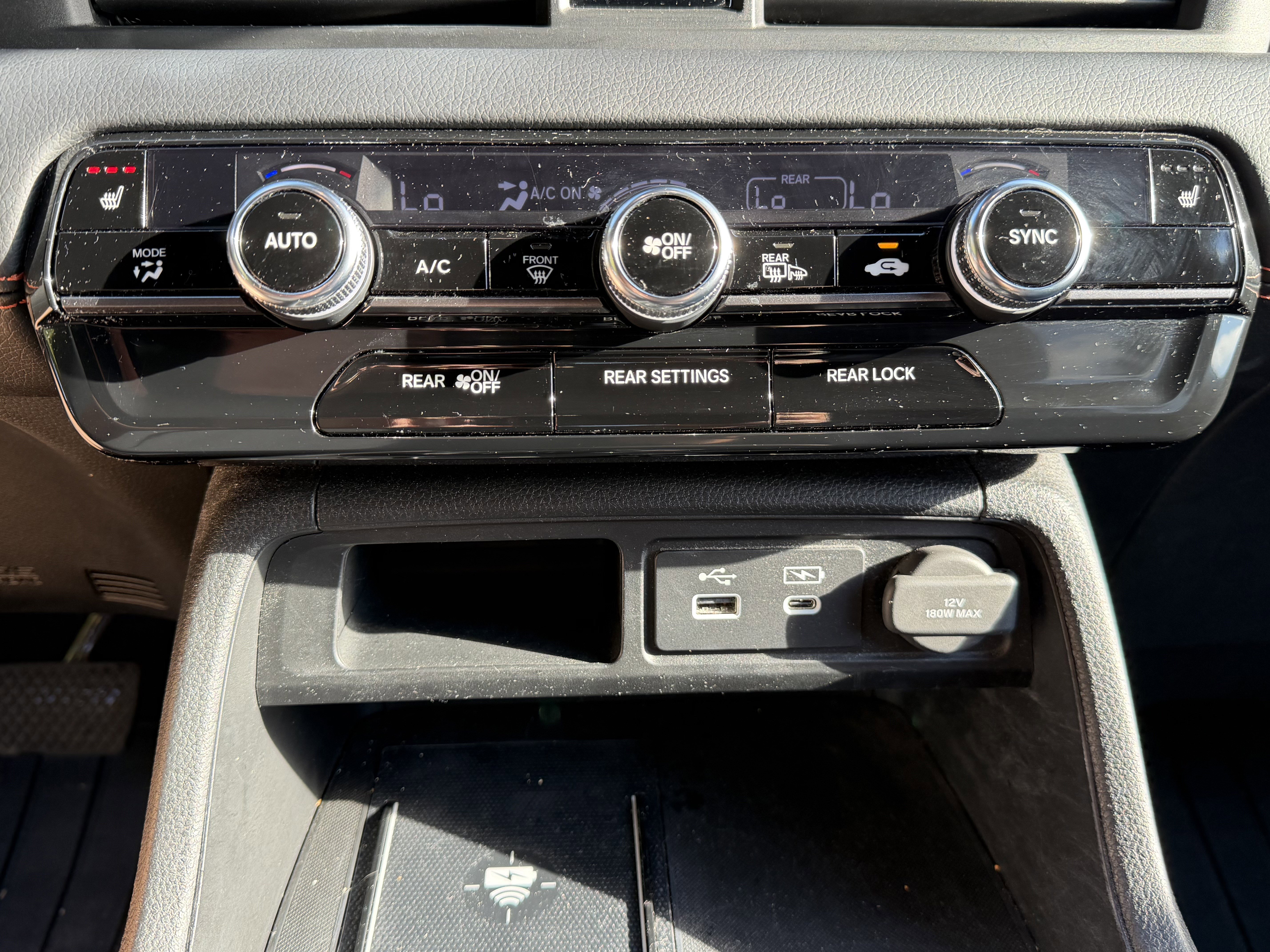 Used 2025 Honda Pilot TrailSport image 26