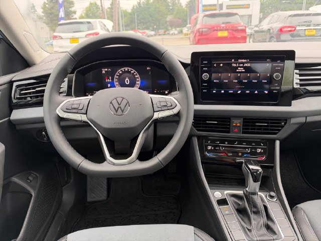 New 2027 Volkswagen Jetta SE FWD image 24