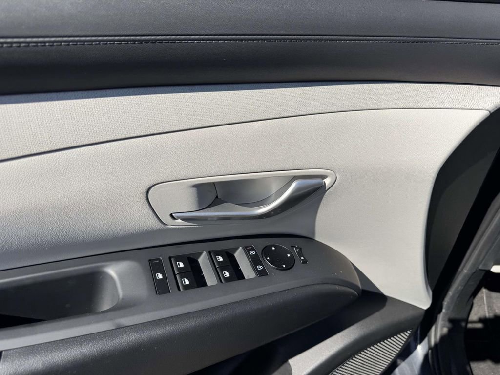 Used 2025 Hyundai Tucson SEL image 14