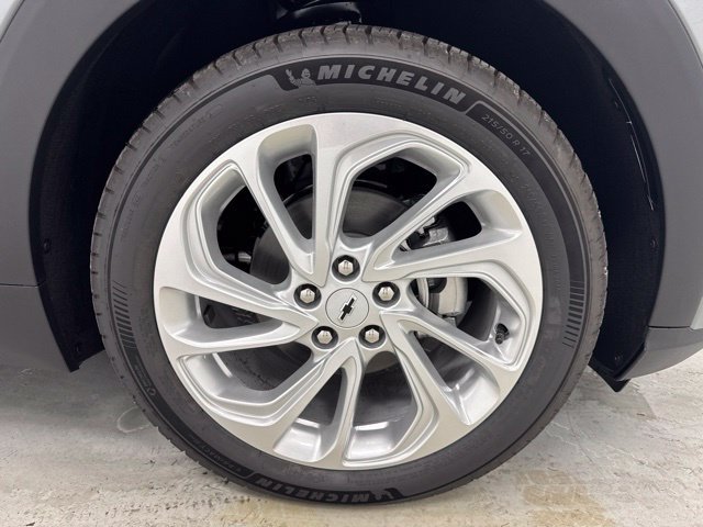 New 2027 Chevrolet Bolt LT FWD image 29