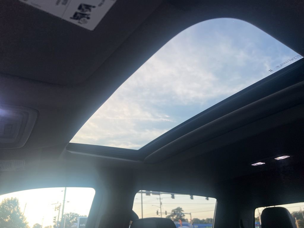 Used 2024 GMC Sierra 1500 Denali image 15