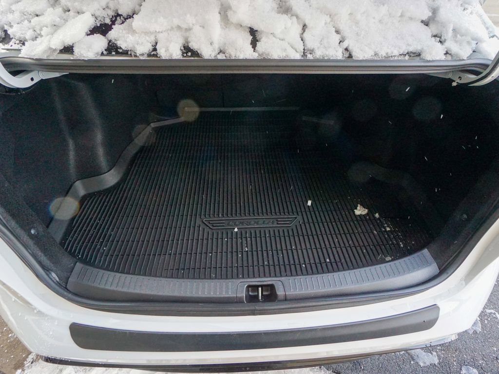 Used 2022 Toyota Corolla XSE image 10