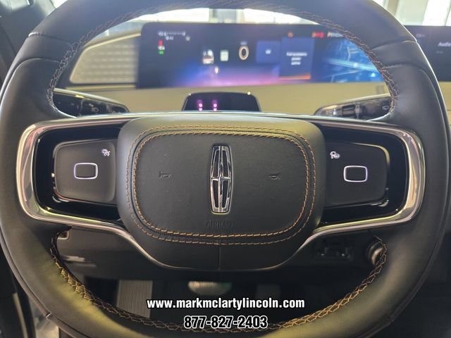 New 2026 Lincoln Navigator L Black Label AWD/4WD image 19