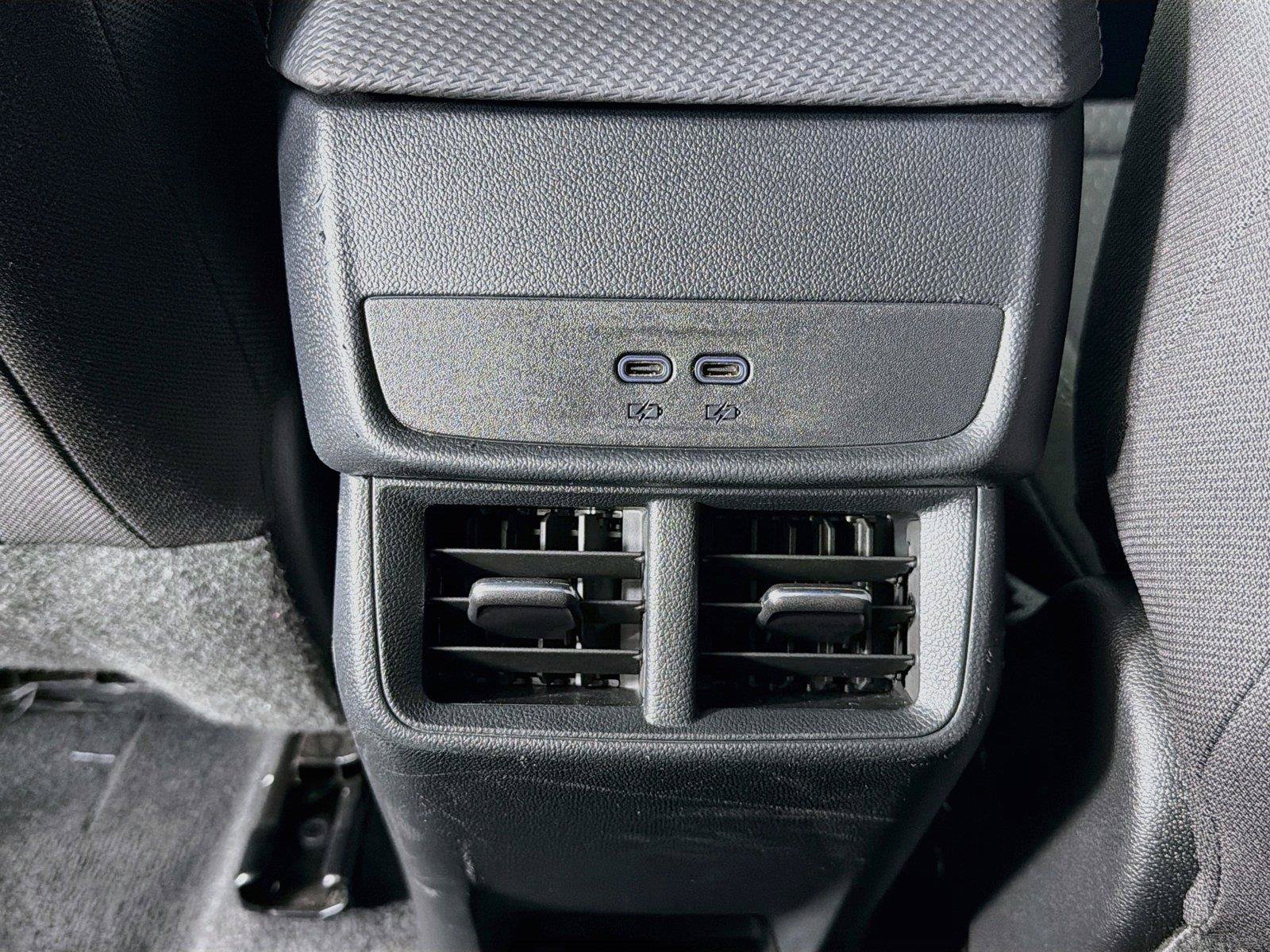 Used 2026 Chevrolet Equinox LT AWD/4WD image 28