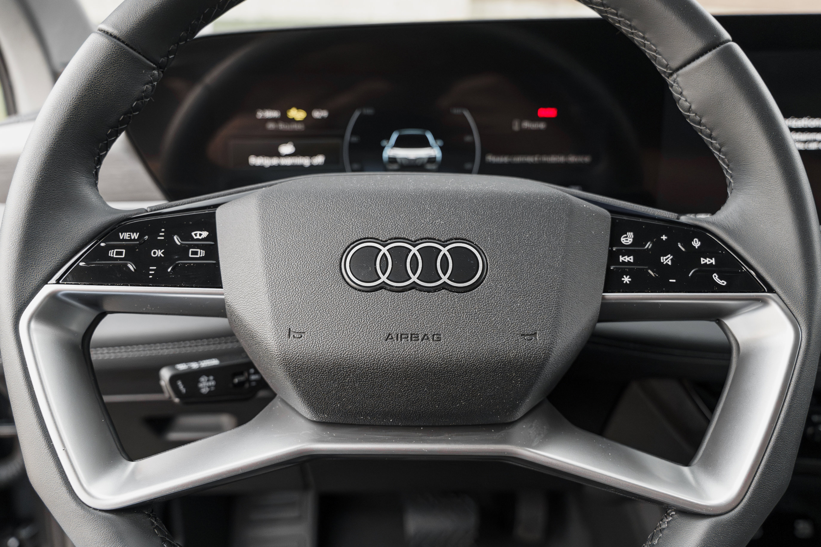 Used 2025 Audi Q6 e-tron Premium Plus w/ Premium Plus AWD/4WD image 17
