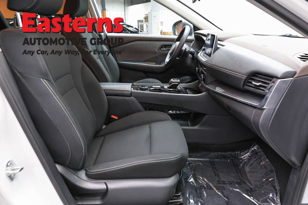 Used 2023 Nissan Rogue S AWD/4WD image 24