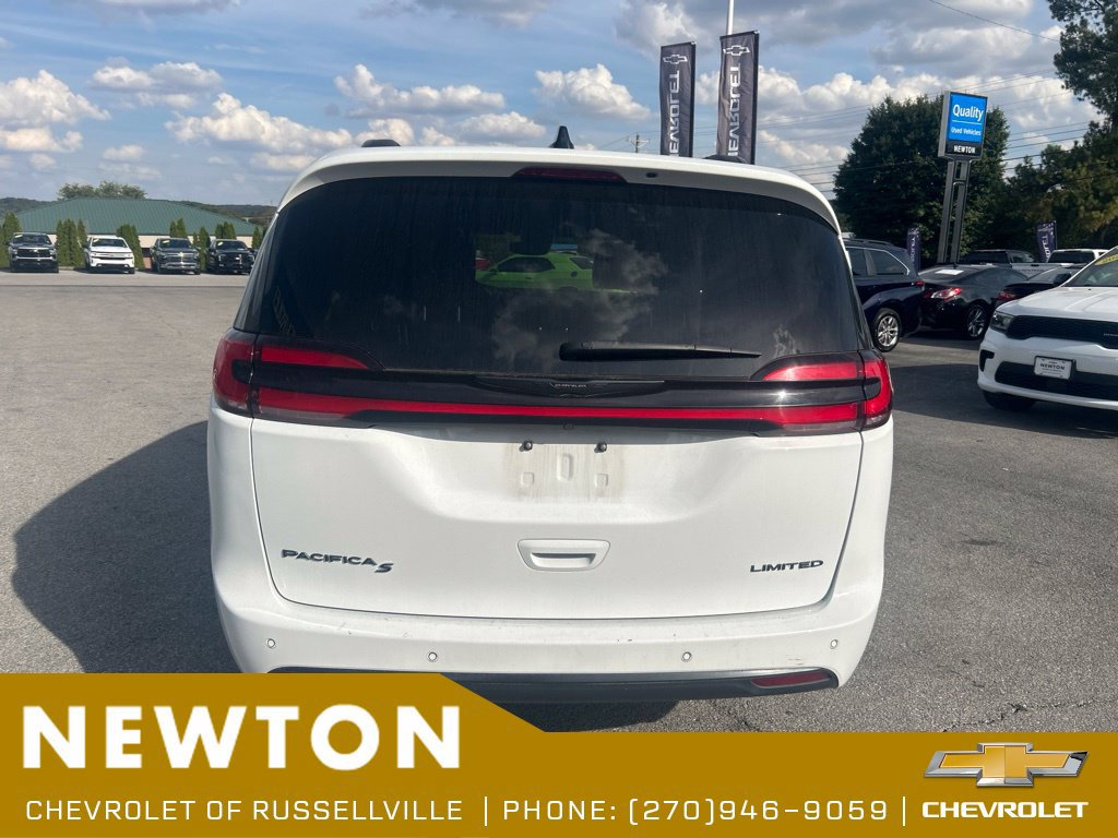 Used 2025 Chrysler Pacifica Limited FWD image 14