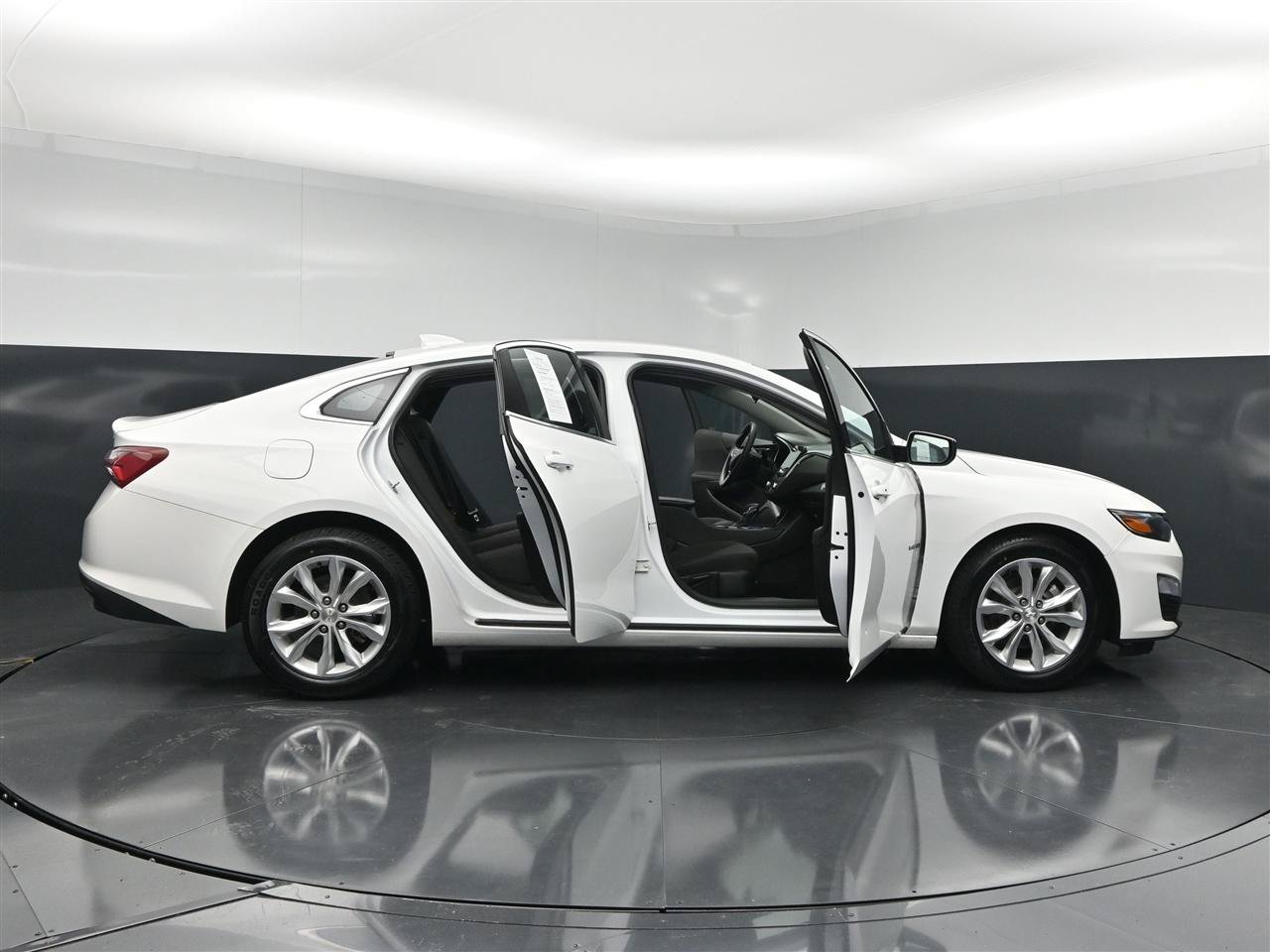Used 2022 Chevrolet Malibu LT FWD image 31