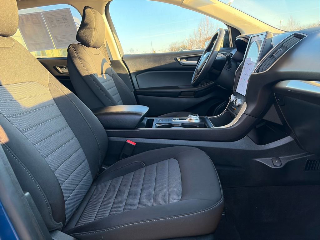 Used 2023 Ford Edge SE AWD/4WD image 11