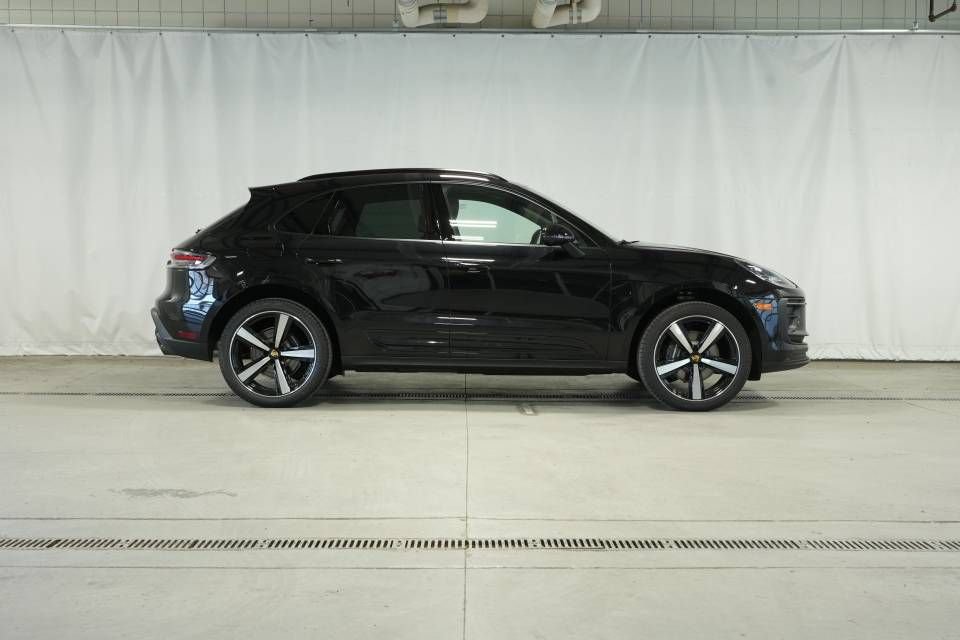 New 2026 Porsche Macan AWD/4WD image 8