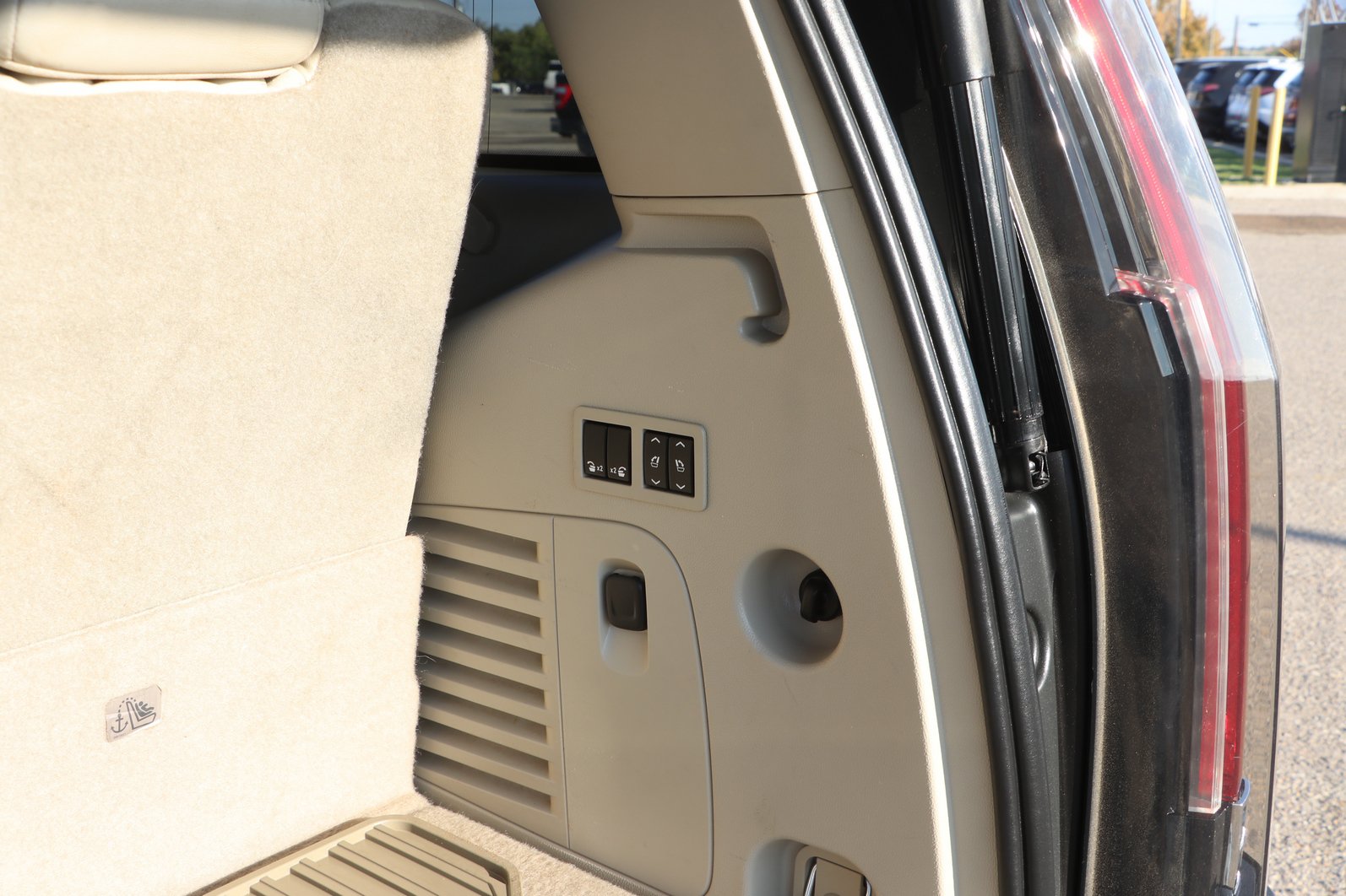 Used 2015 Cadillac Escalade Premium AWD/4WD image 33