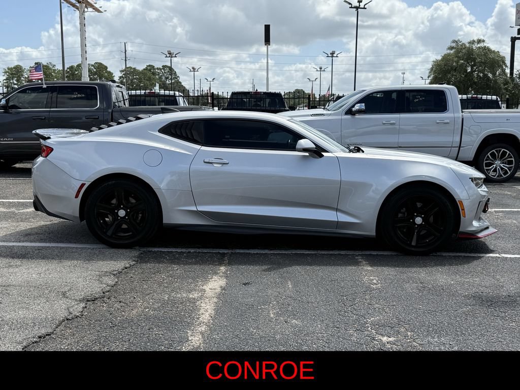 Used 2017 Chevrolet Camaro LT RWD image 5