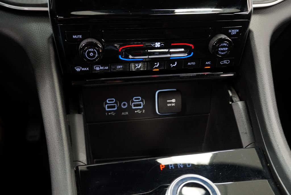 Certified 2024 Jeep Grand Cherokee Laredo AWD/4WD image 29