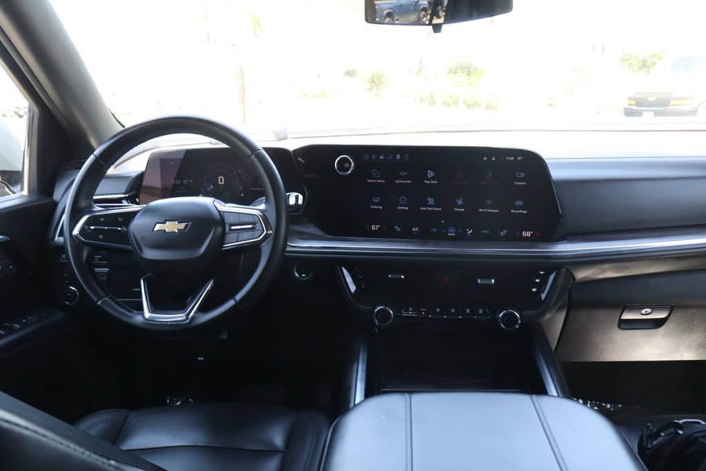 Used 2025 Chevrolet Suburban LT AWD/4WD image 26