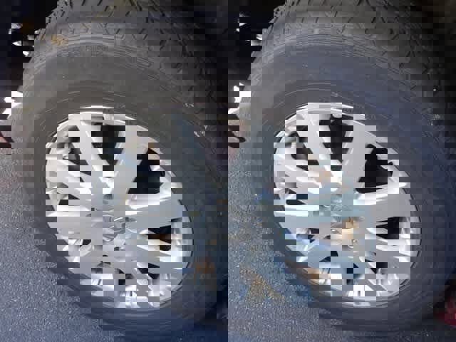 Used 2013 Chrysler Town & Country Touring image 7