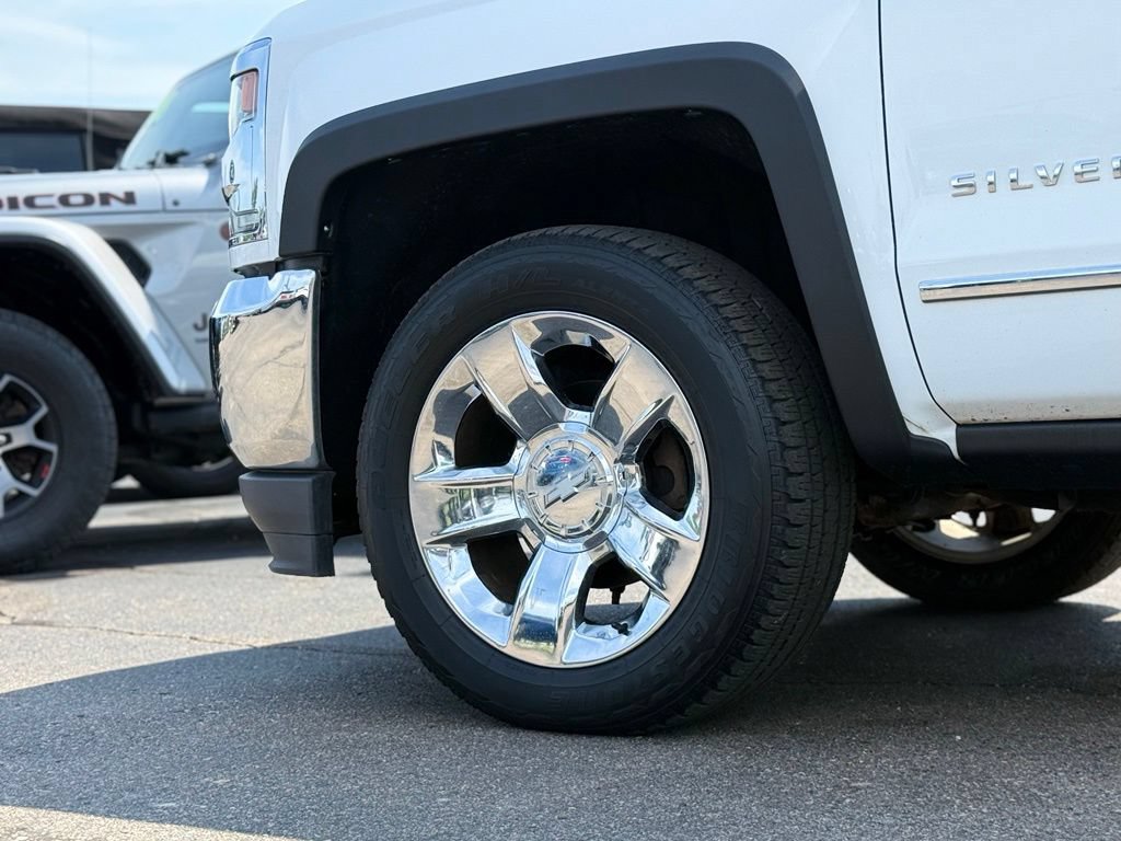 Used 2017 Chevrolet Silverado 1500 LTZ w/ Sport Package AWD/4WD image 37