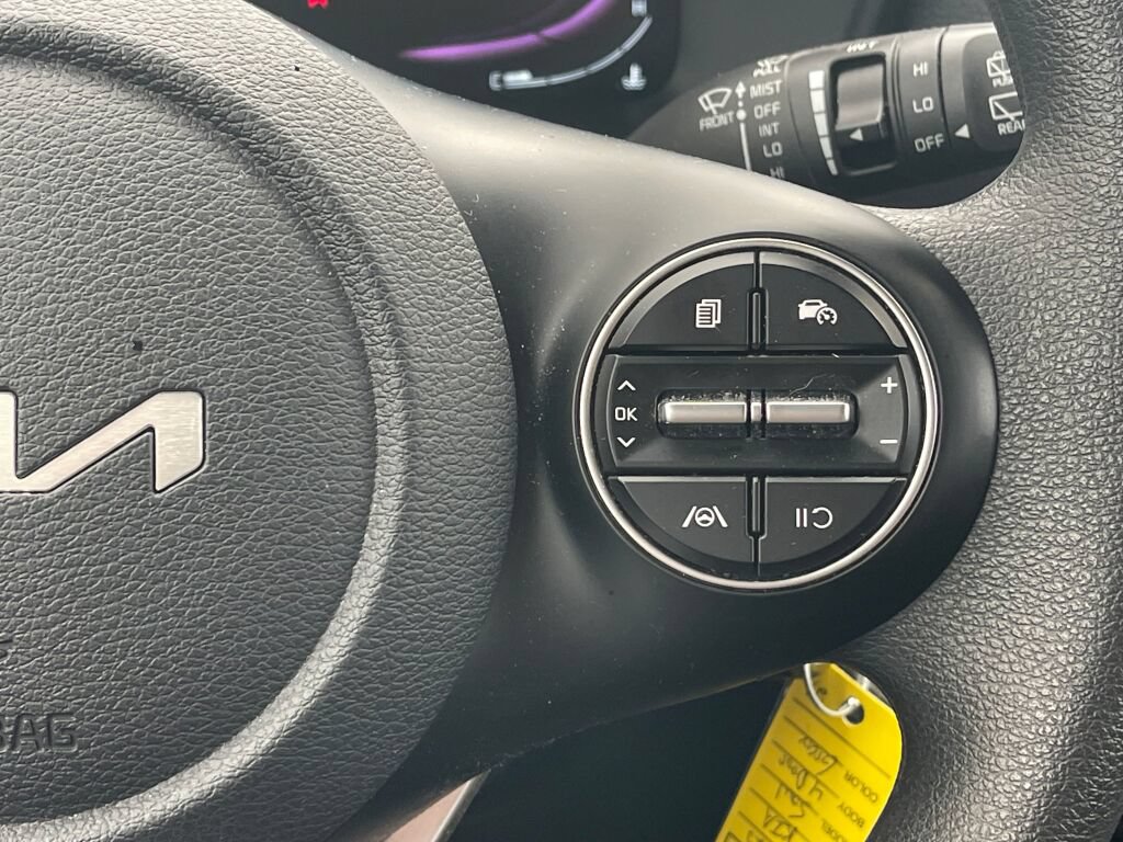 Used 2023 Kia Soul LX w/ Option Group 015 FWD image 21