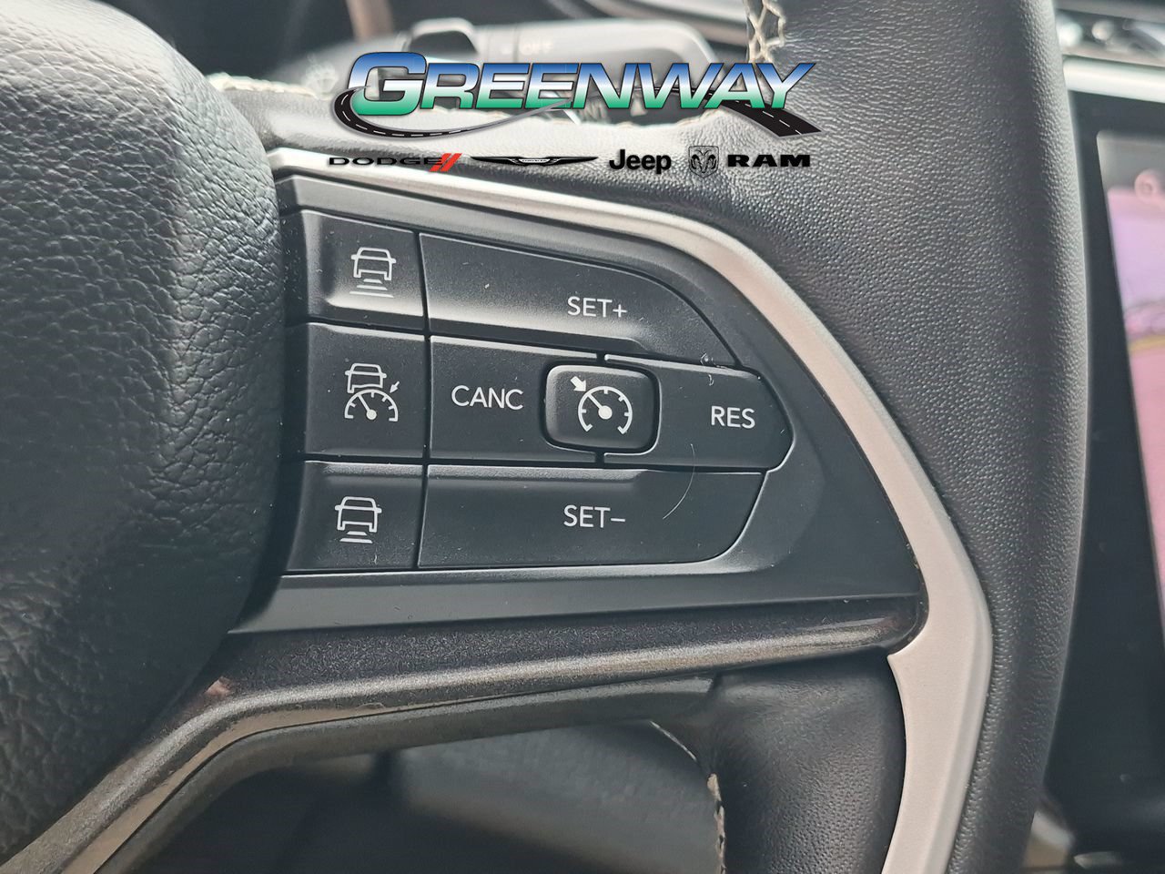 Used 2022 Jeep Grand Cherokee Laredo w/ Luxury Tech Group I AWD/4WD image 23