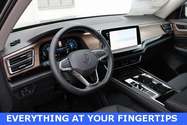 New 2026 Volkswagen Atlas SE image 2