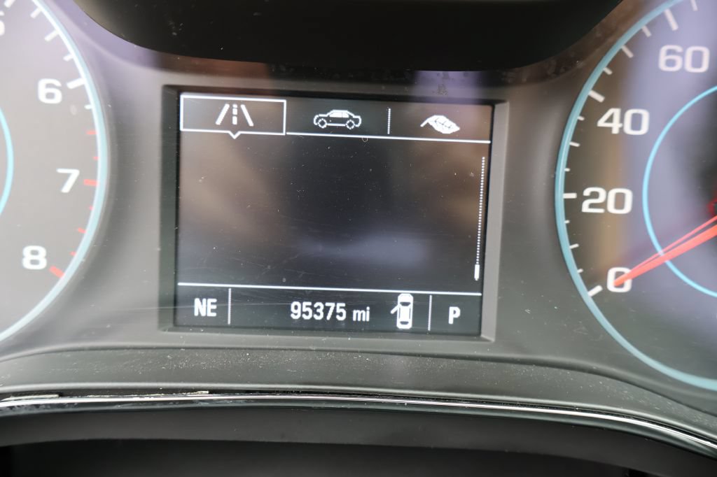 Used 2017 Chevrolet Cruze LS FWD image 21