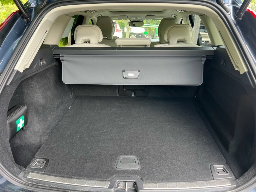 Certified 2023 Volvo XC60 B5 Plus w/ Climate Package AWD/4WD image 25