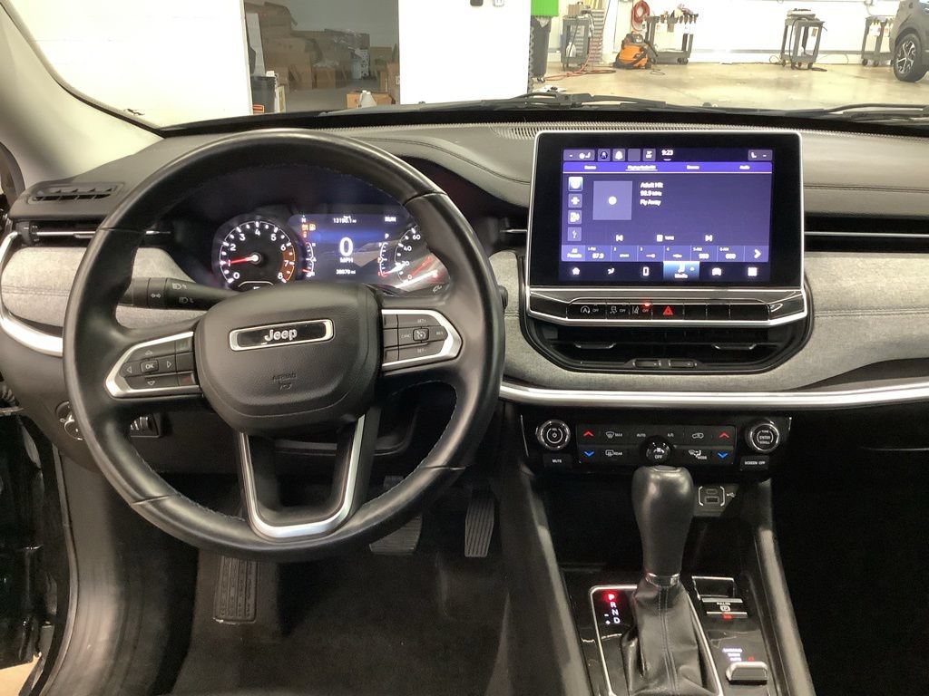 Used 2022 Jeep Compass Latitude w/ Convenience Group AWD/4WD image 6