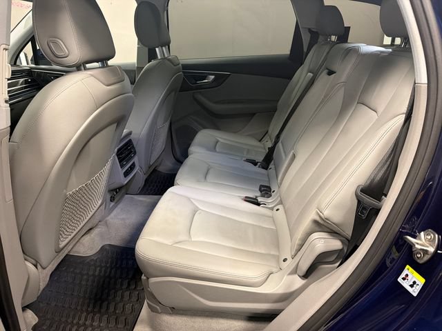 Used 2022 Audi Q7 3.0T Premium Plus w/ Premium Plus Package AWD/4WD image 26