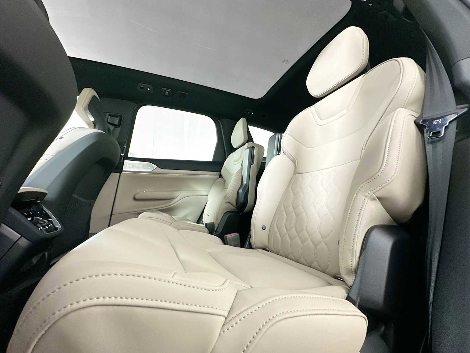 New 2025 Volvo EX90 Ultra image 20