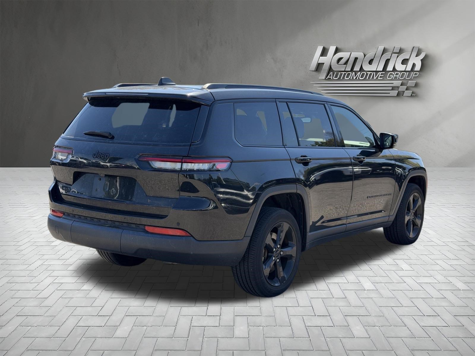 Used 2023 Jeep Grand Cherokee L Laredo AWD/4WD image 9