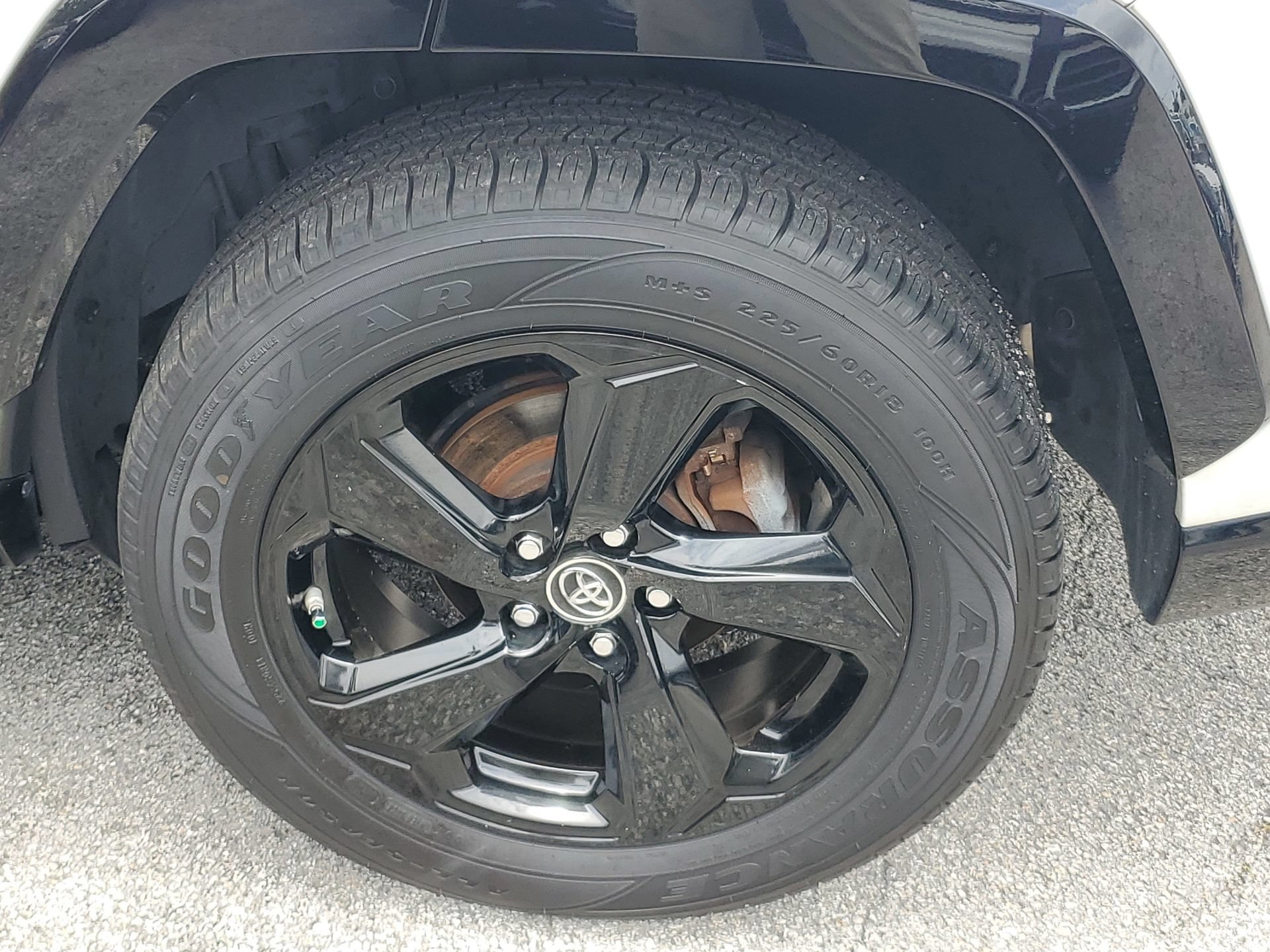 Used 2019 Toyota RAV4 XSE w/ XSE Weather Package AWD/4WD image 8