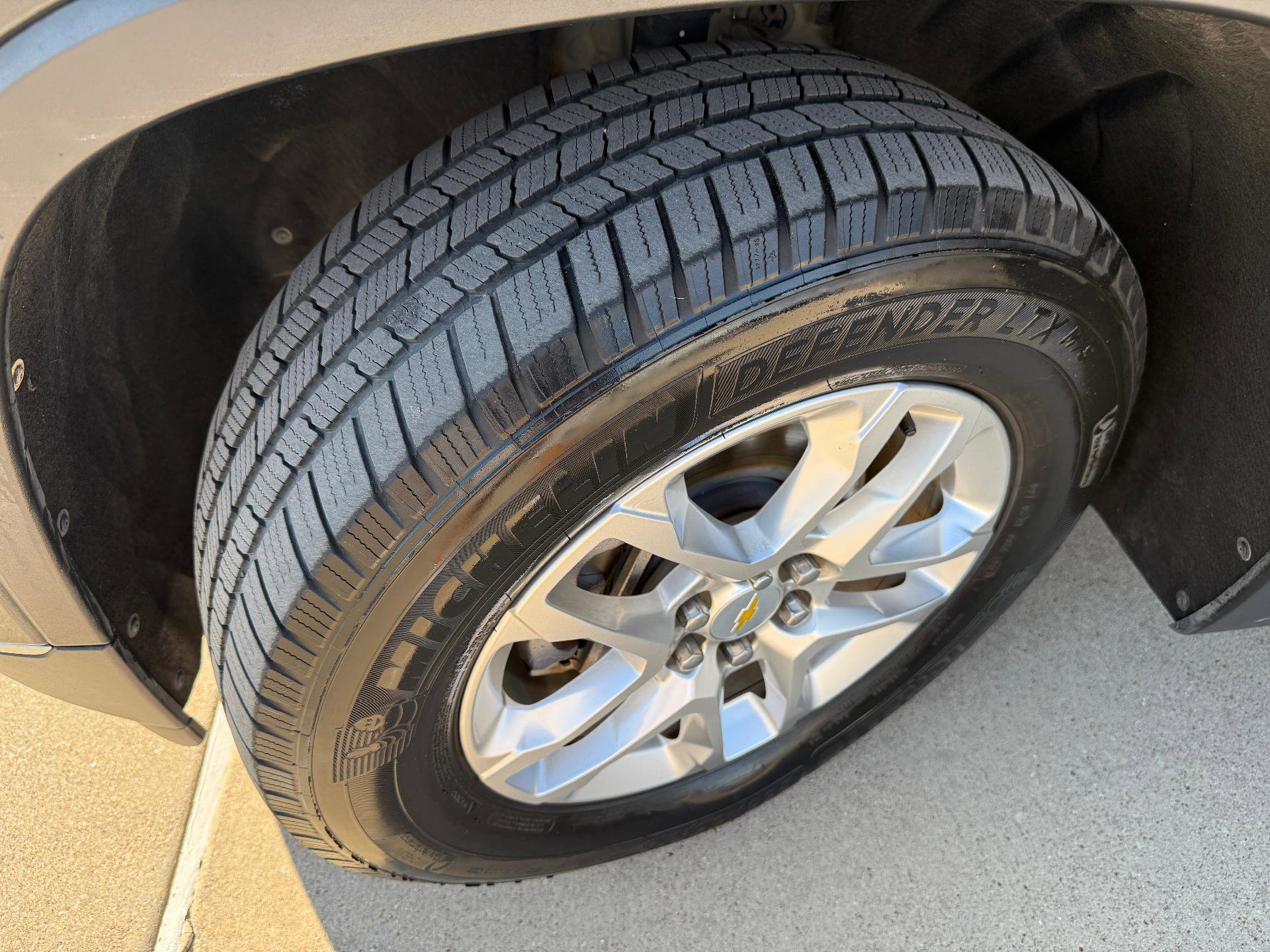 Used 2020 Chevrolet Traverse LT image 9