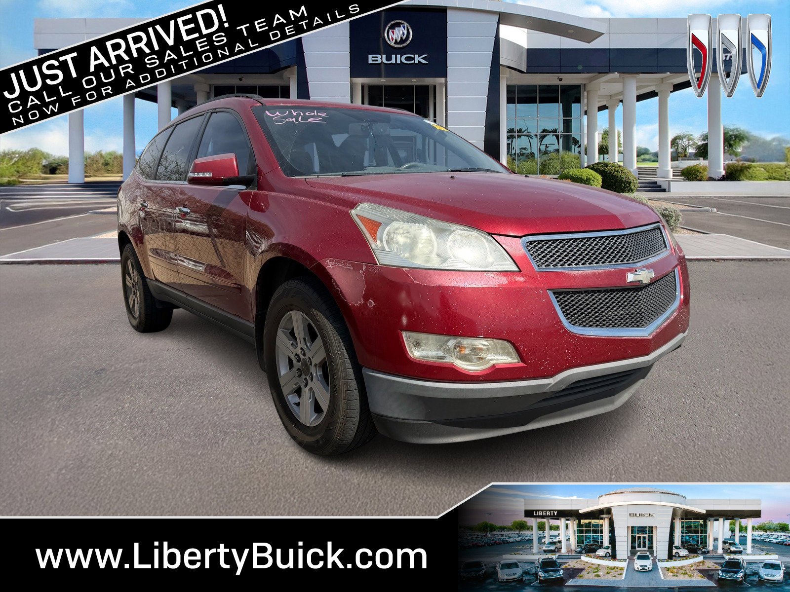 Used 2012 Chevrolet Traverse LT image 1