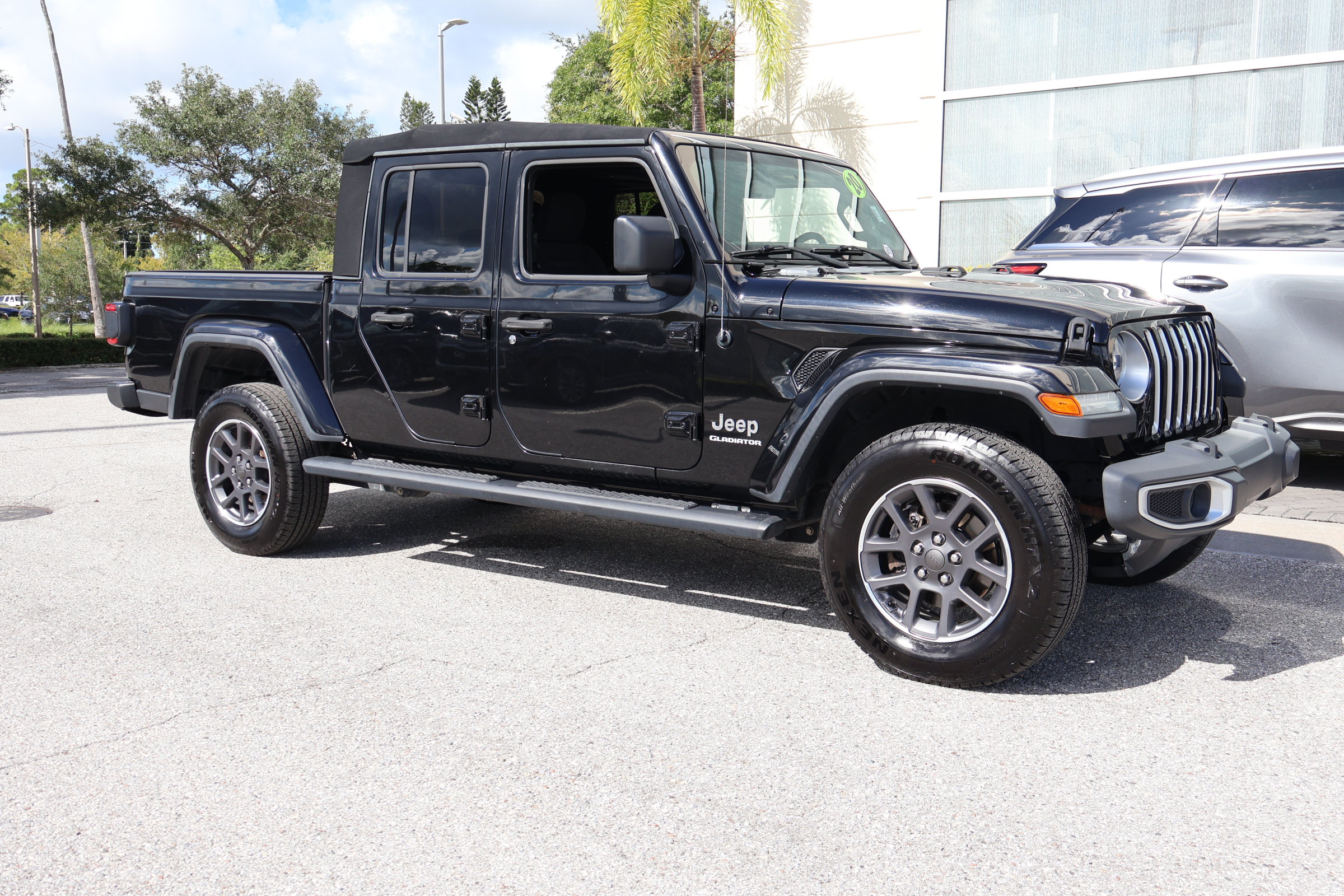 Used 2020 Jeep Gladiator Overland AWD/4WD image 10