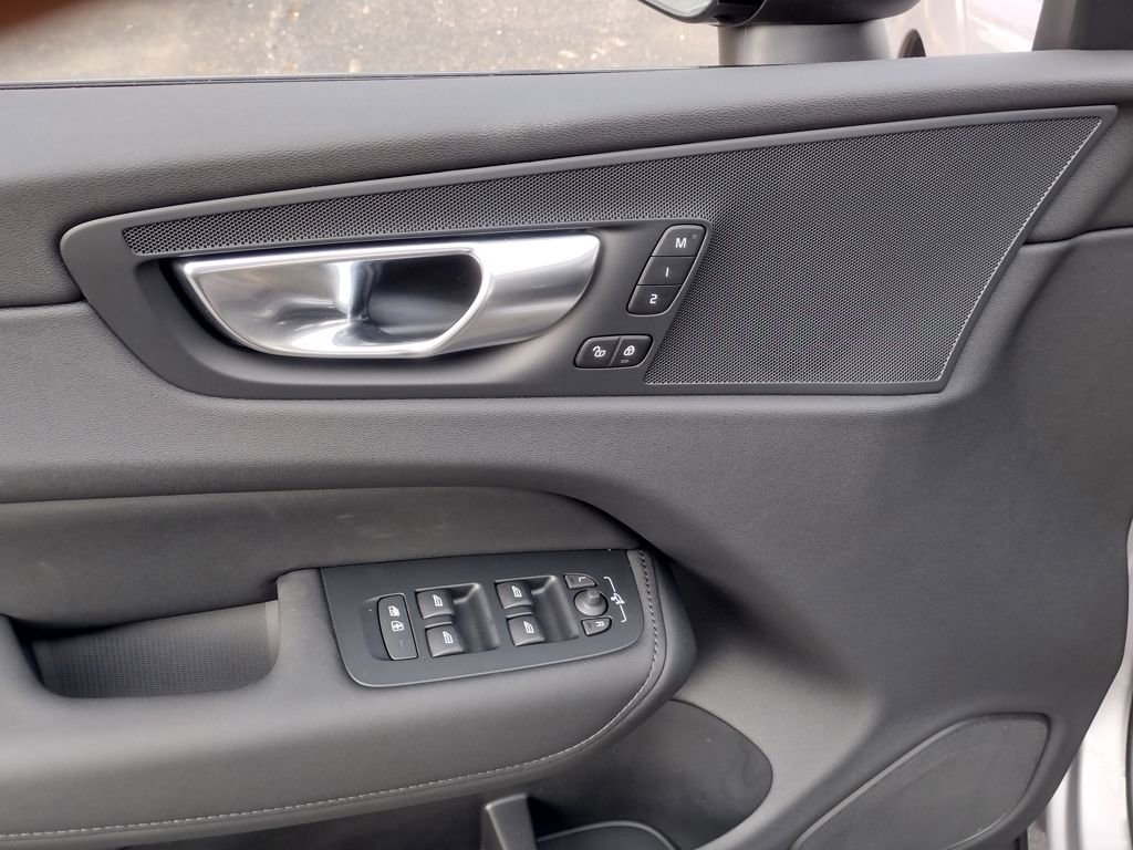 New 2026 Volvo XC60 B5 Plus w/ Protection Package Premier image 10