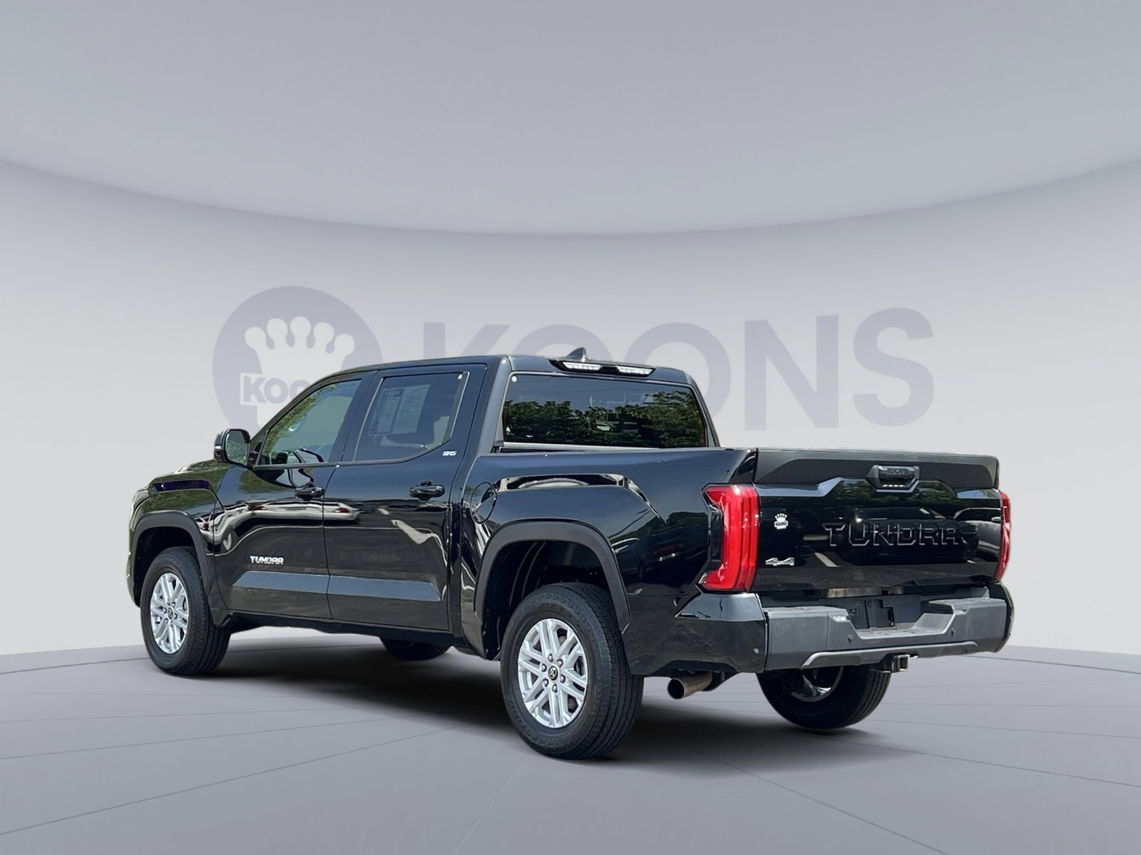 Used 2023 Toyota Tundra SR5 w/ SR5 Premium Package AWD/4WD image 12