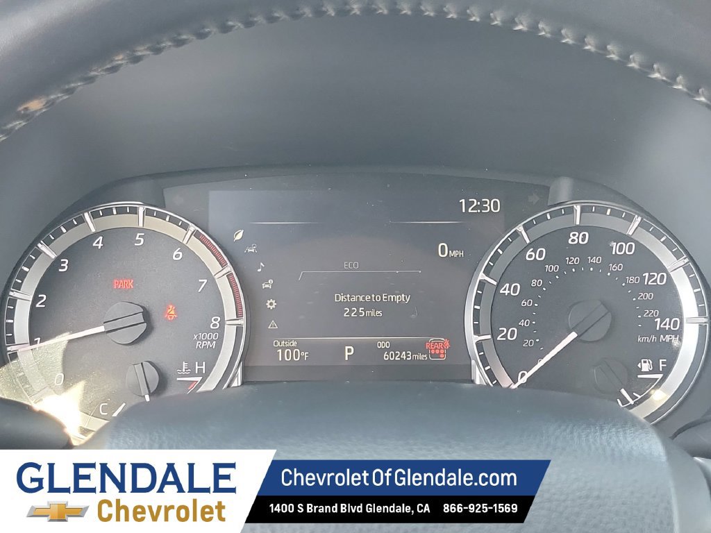 Used 2024 Toyota Highlander LE AWD/4WD image 32