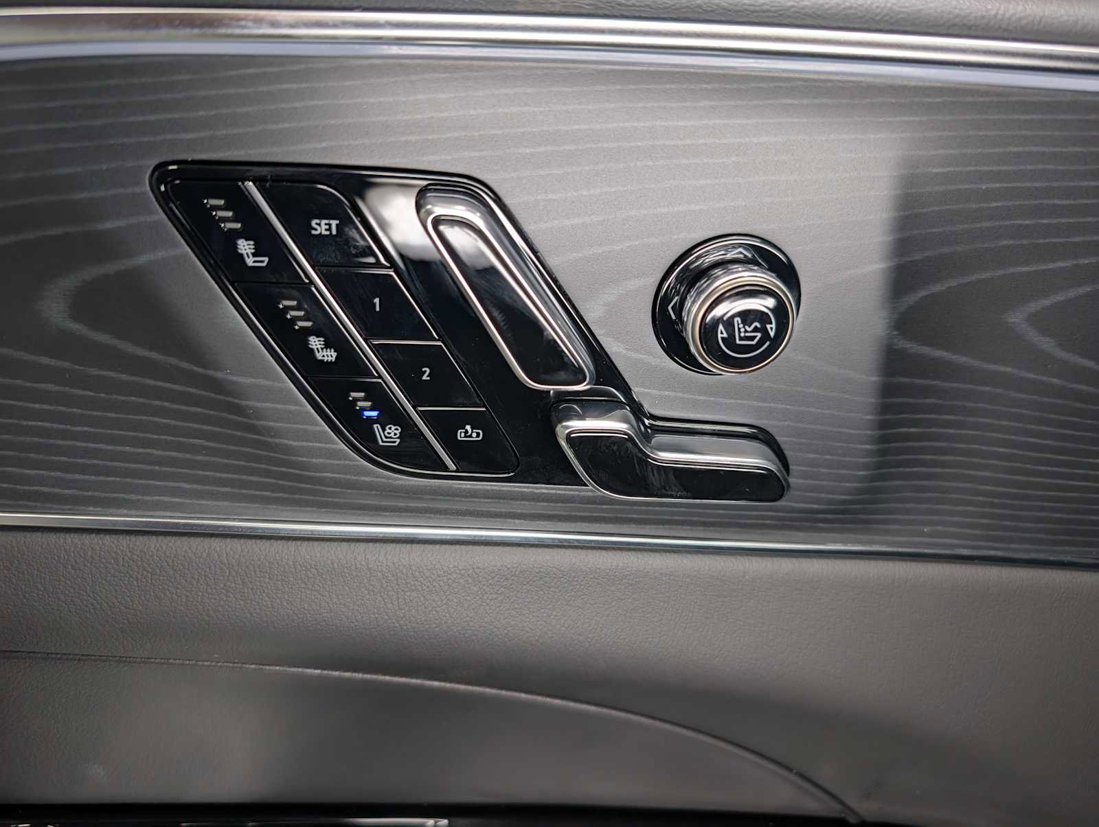 New 2026 Cadillac Lyriq V image 34