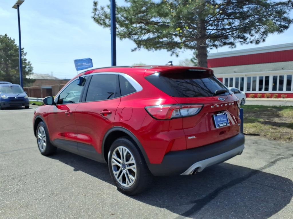 Certified 2022 Ford Escape SEL AWD/4WD image 9