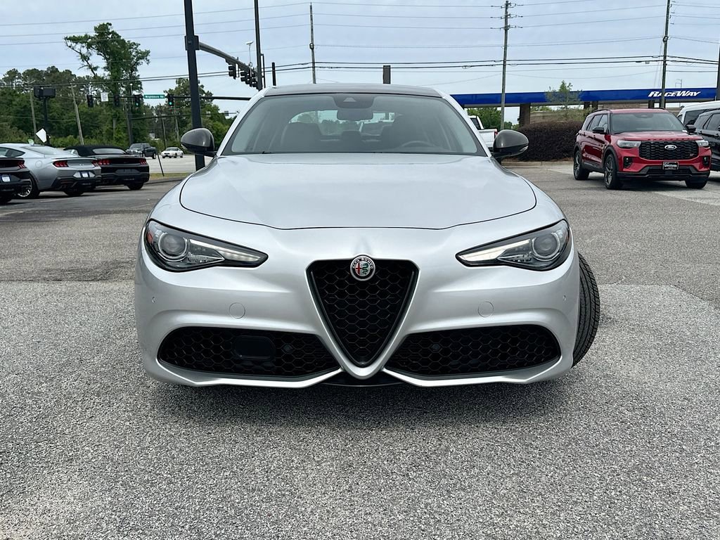 Used 2019 Alfa Romeo Giulia Ti image 5