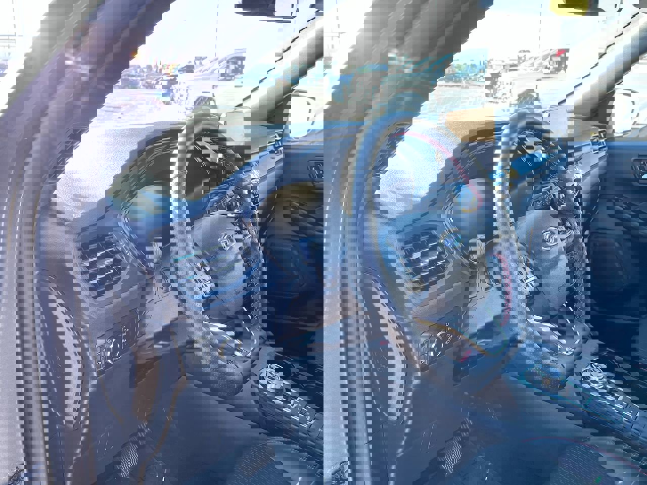 Used 2025 Ford Escape ST-Line w/ Equipment Group 301A image 24