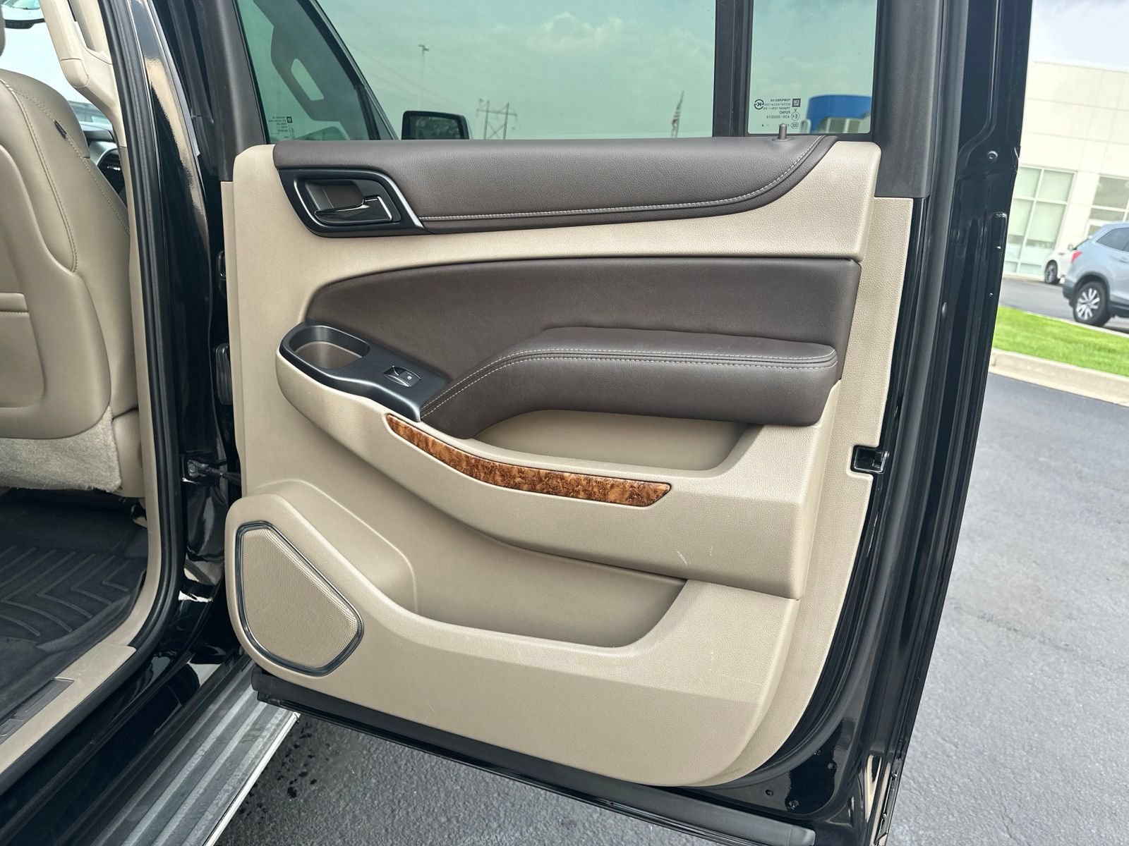 Used 2015 Chevrolet Suburban LTZ AWD/4WD image 39
