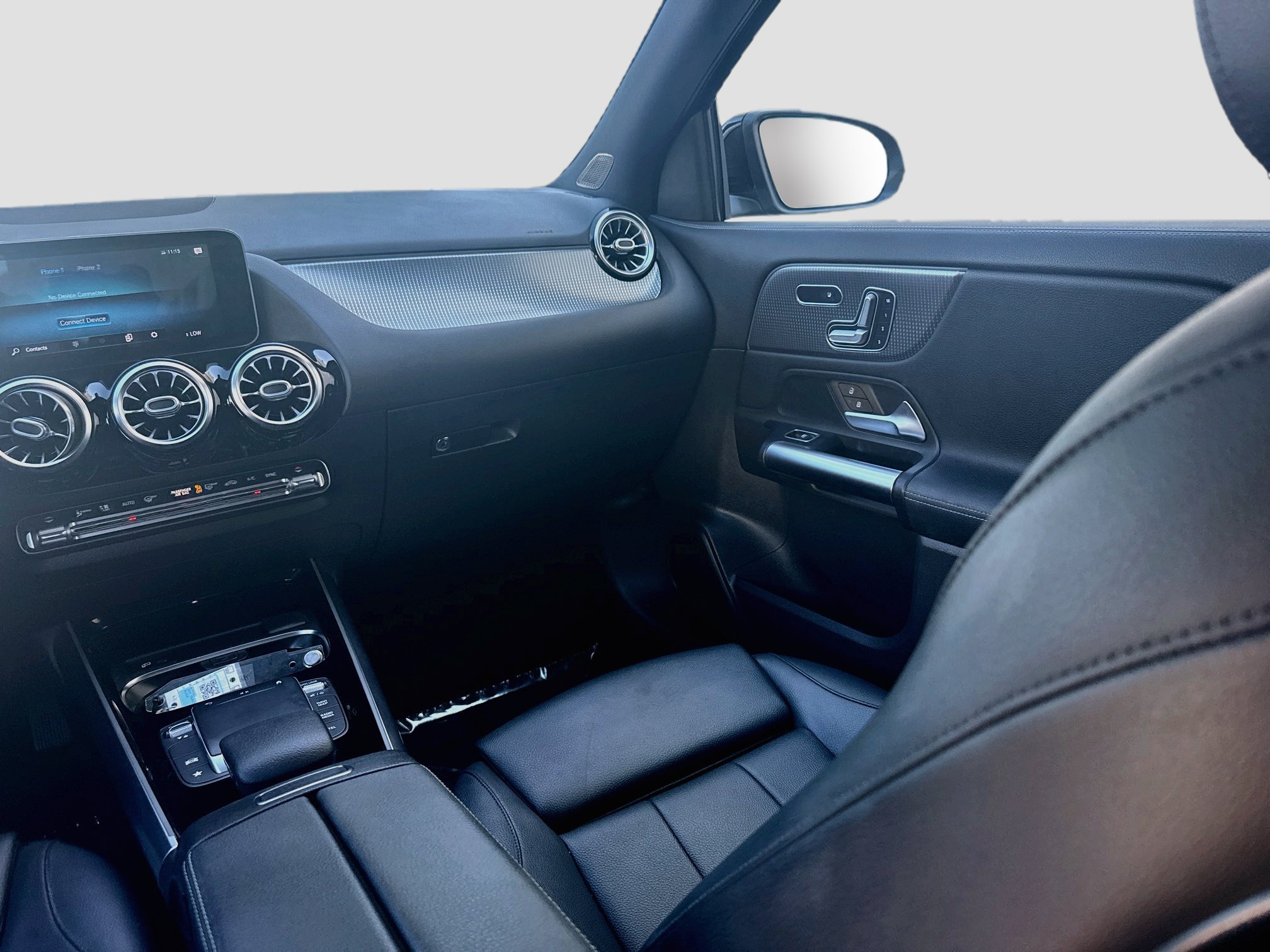 Used 2021 Mercedes-Benz GLA 250 4MATIC w/ Premium Package image 21