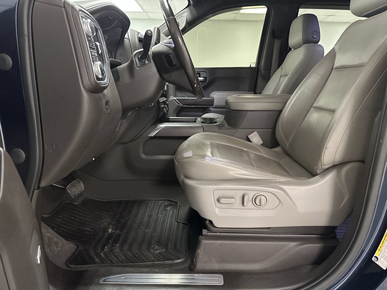 Used 2020 GMC Sierra 1500 SLT w/ SLT Premium Plus Package AWD/4WD image 10